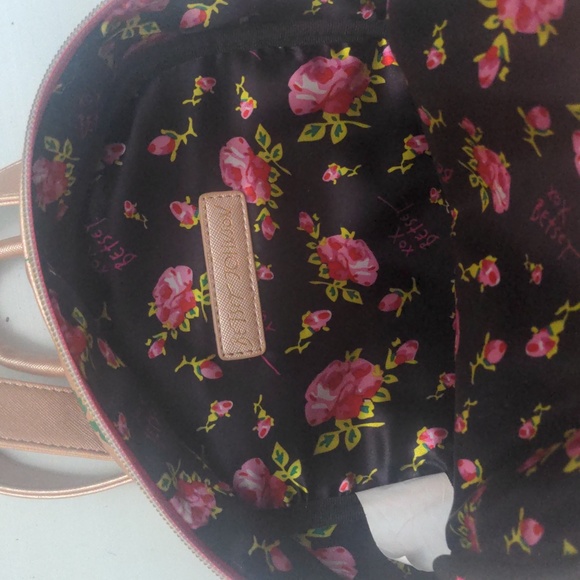 Betsey Johnson mini backpack - Picture 6 of 8